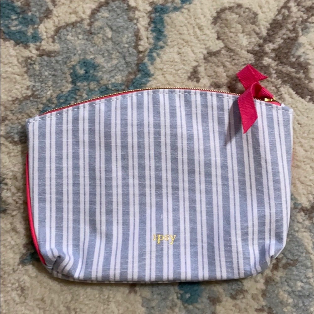 Makeup bag